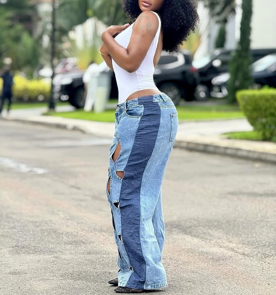 Fashionable Hollow Rhinestone Jeans