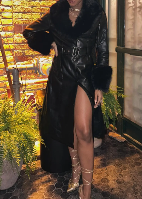 Gorgeous Trench Coat With Faux Fur