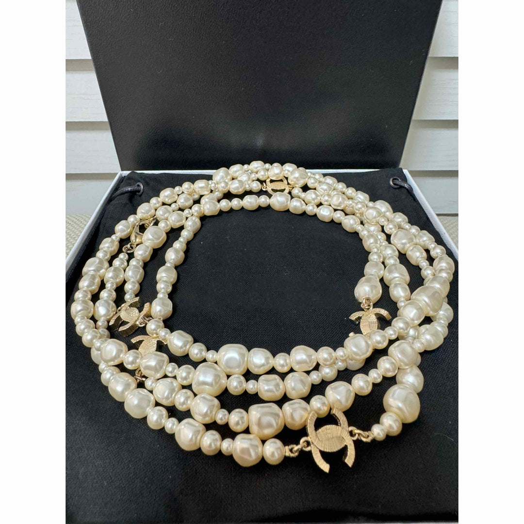 Double C Mark Long Pearl Necklace