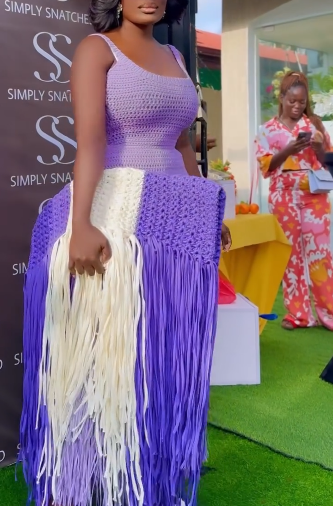 Colorblock Knitted Long Tassel Clutch